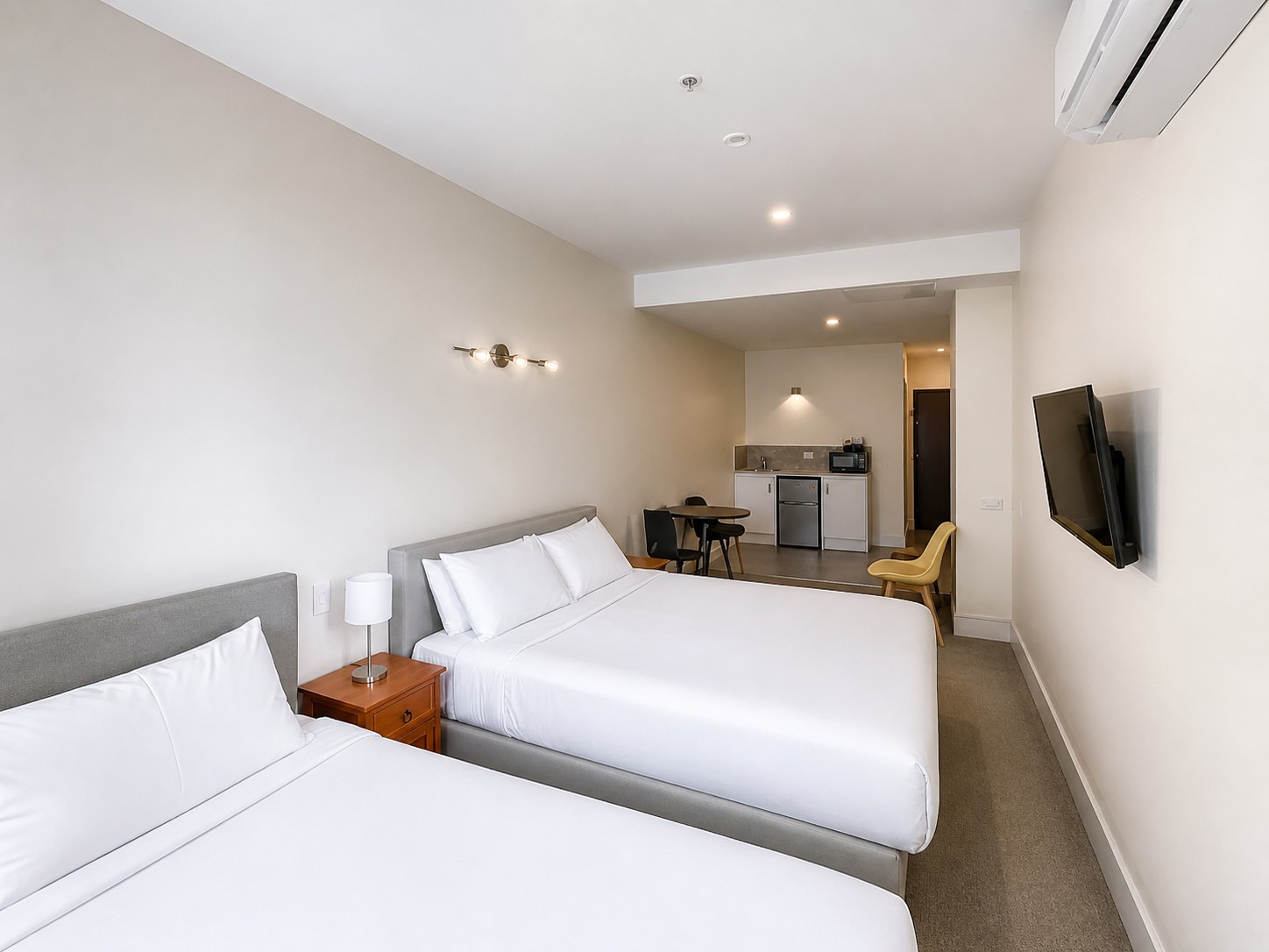 Deluxe Twin | Full room and two-bed layout