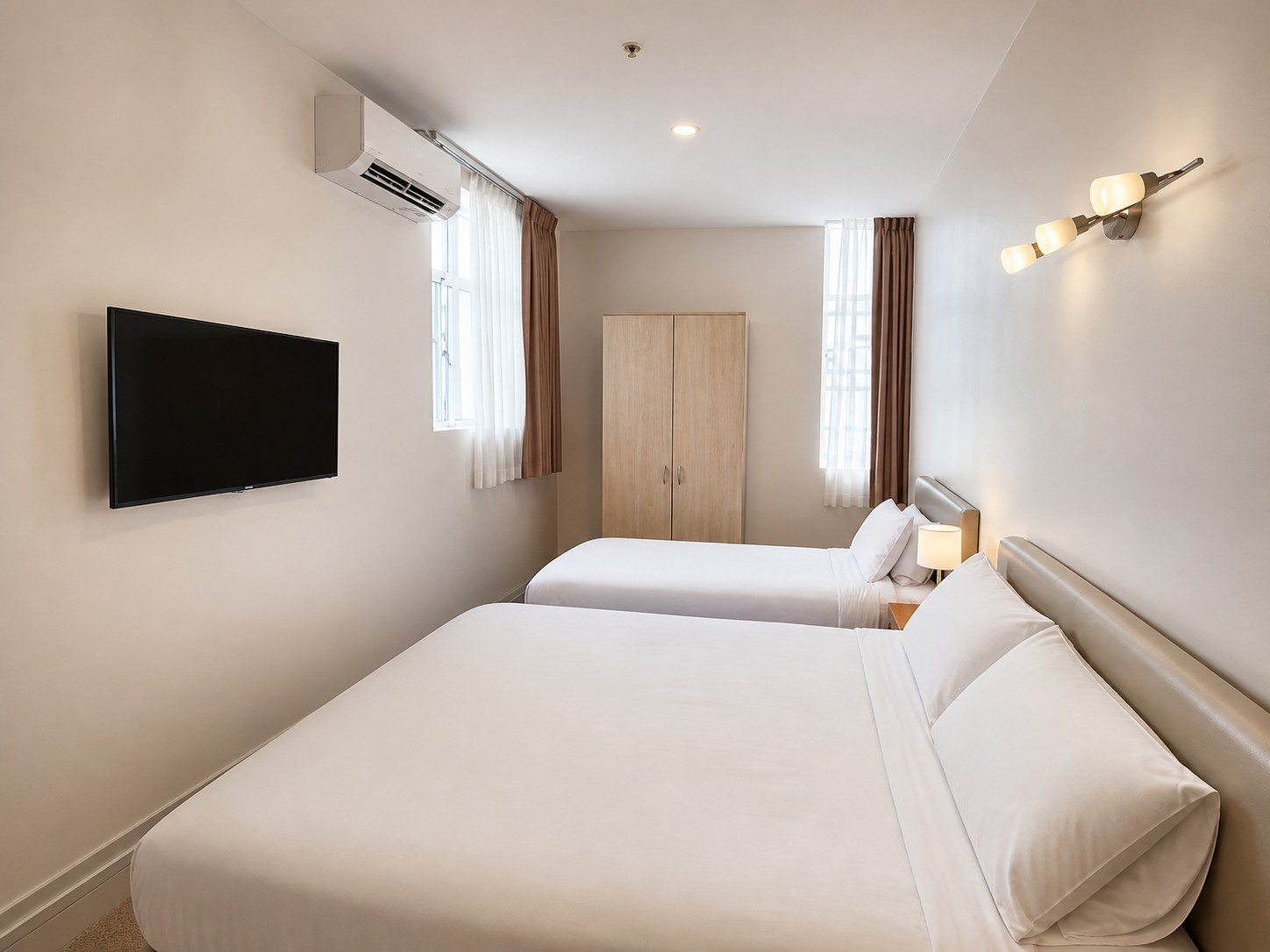 Deluxe Twin | Twin-category alternate room angle