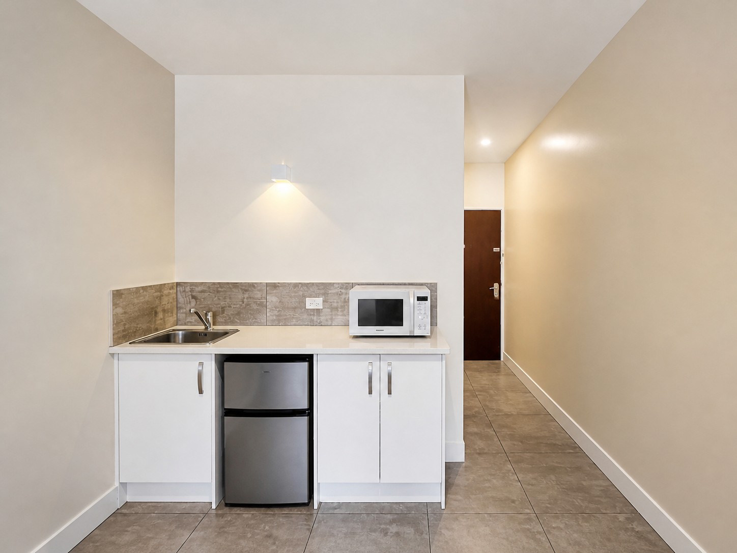 Deluxe Twin | Kitchenette detail
