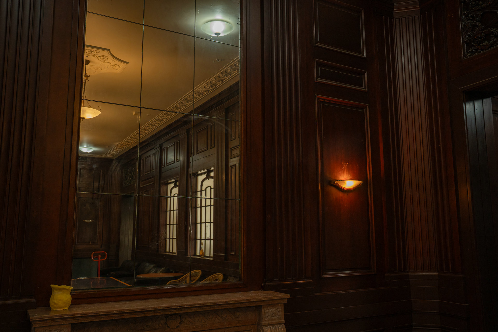 The chandelier and timber detailing of the Meeting Room.